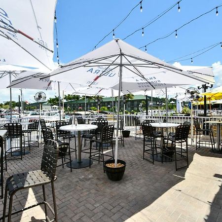 Remodeled, Huge Pool, Tiki Bar & Grill, Quiet Room South Bradenton Exterior foto