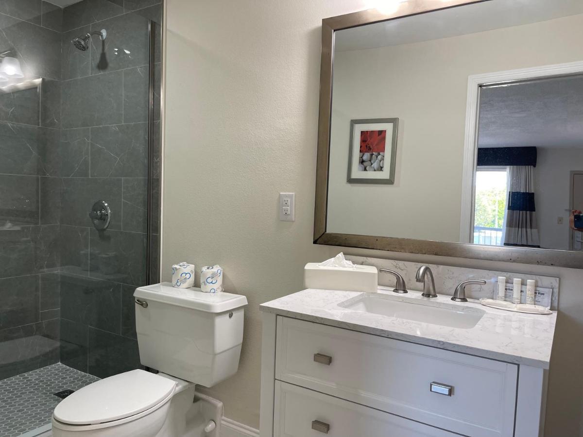 Remodeled, Huge Pool, Tiki Bar & Grill, Quiet Room South Bradenton Exterior foto