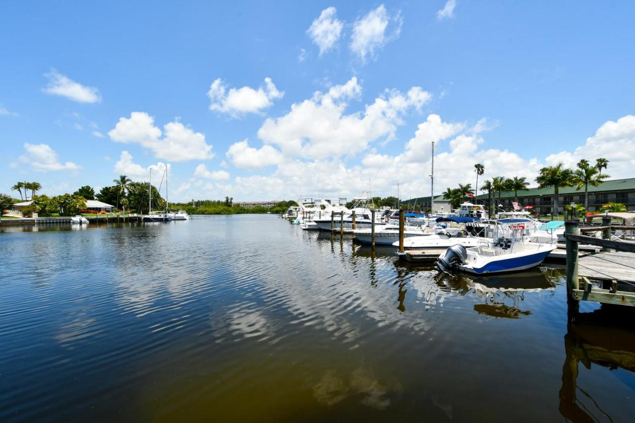 Remodeled, Huge Pool, Tiki Bar & Grill, Quiet Room South Bradenton Exterior foto