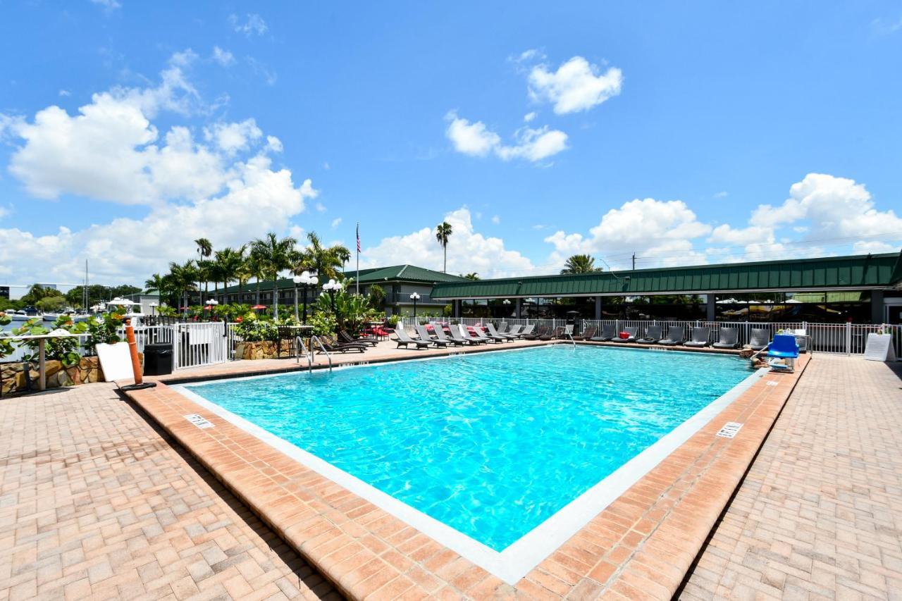 Remodeled, Huge Pool, Tiki Bar & Grill, Quiet Room South Bradenton Exterior foto